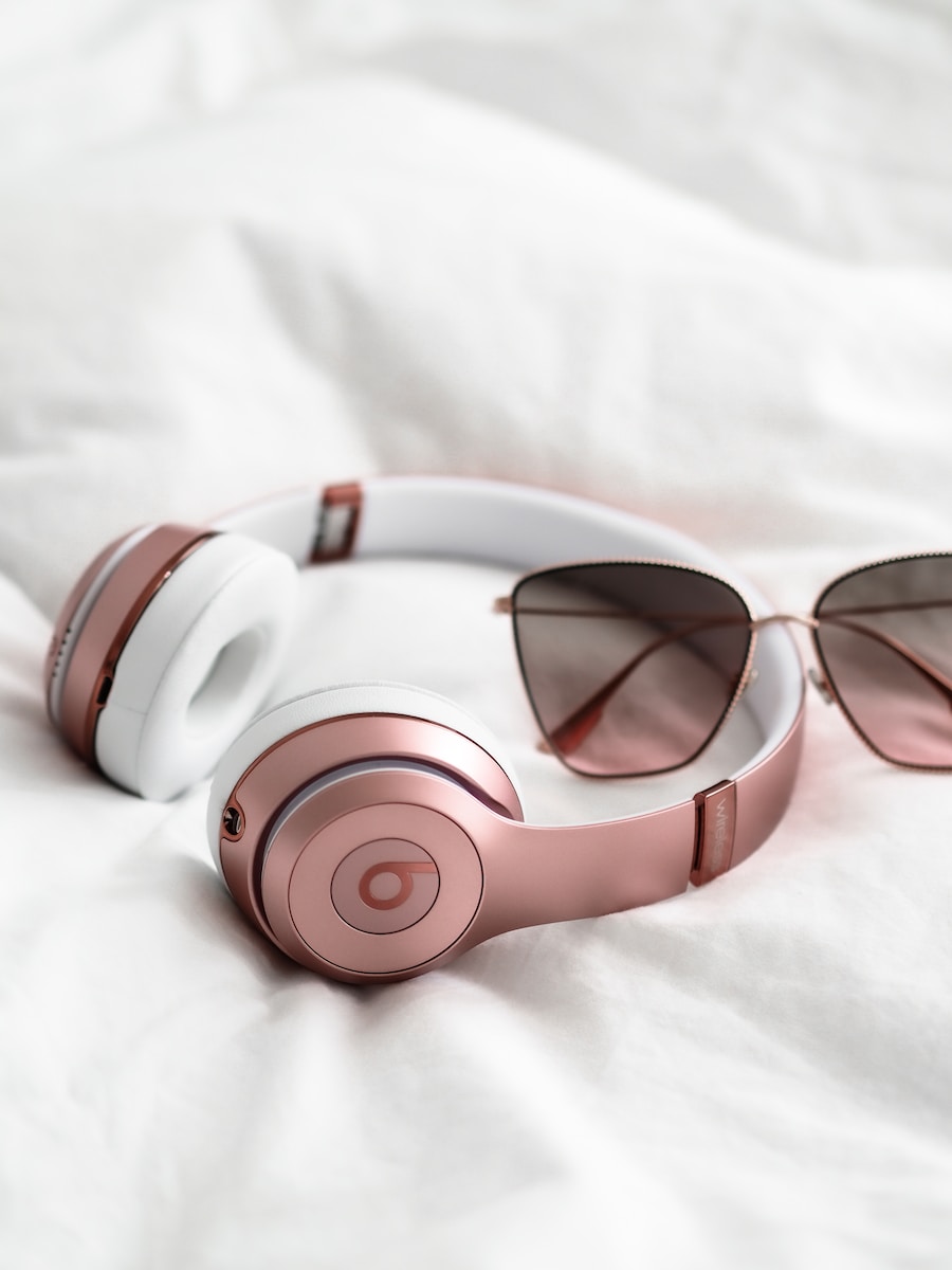 pink beats by dr dre headphones